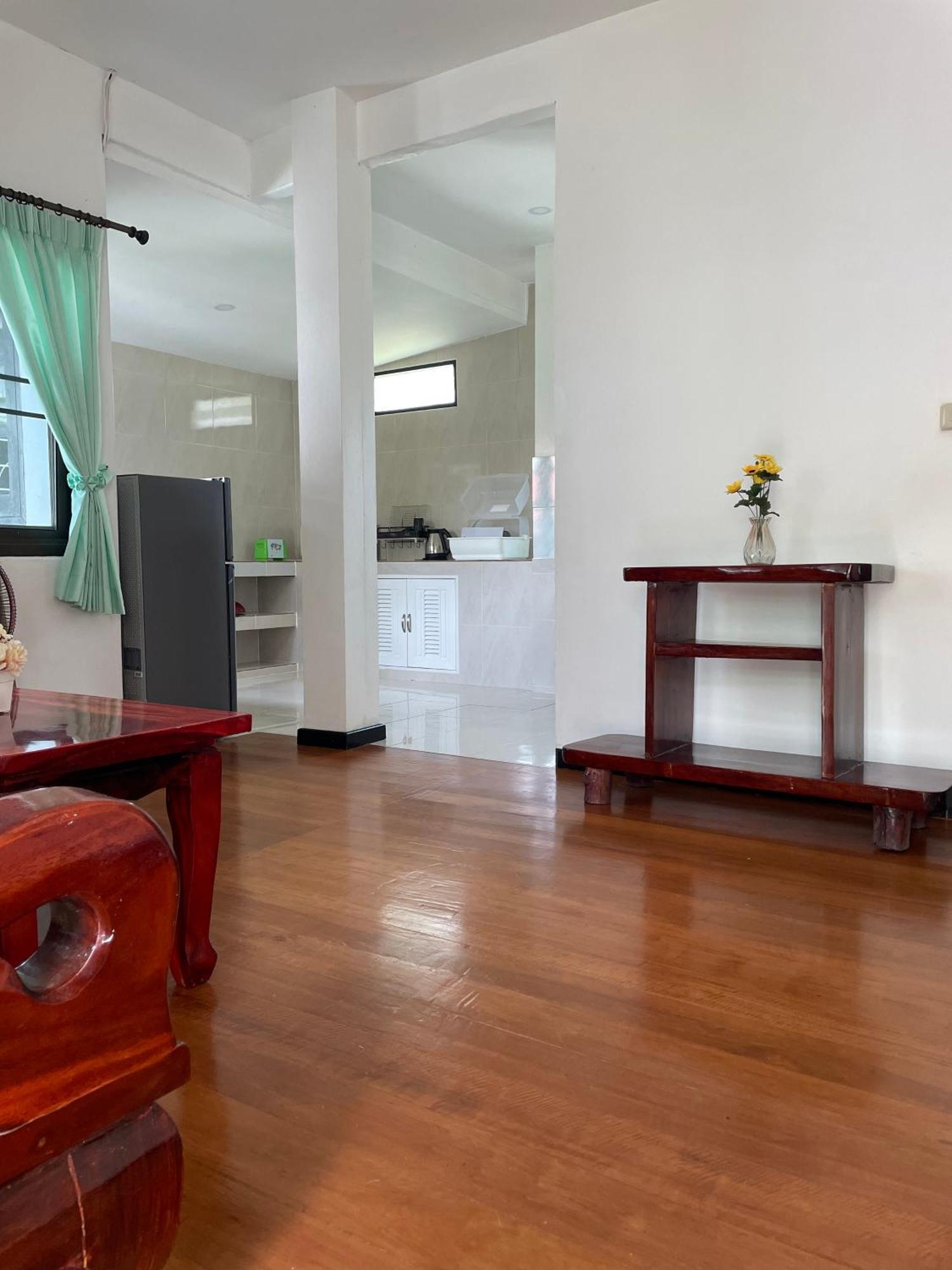 Sunrise Beach Villa Surat Thani Rom bilde