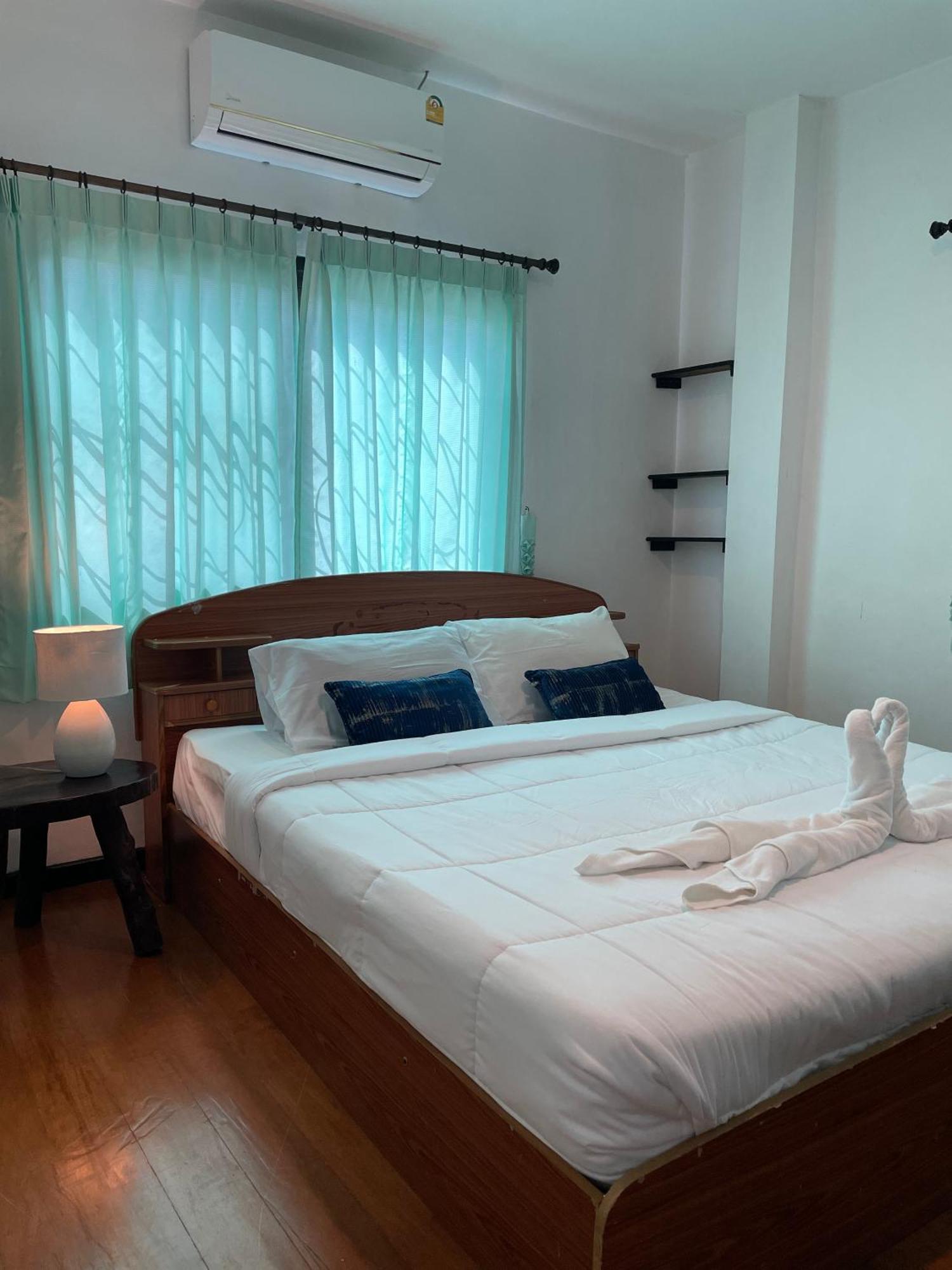 Sunrise Beach Villa Surat Thani Rom bilde