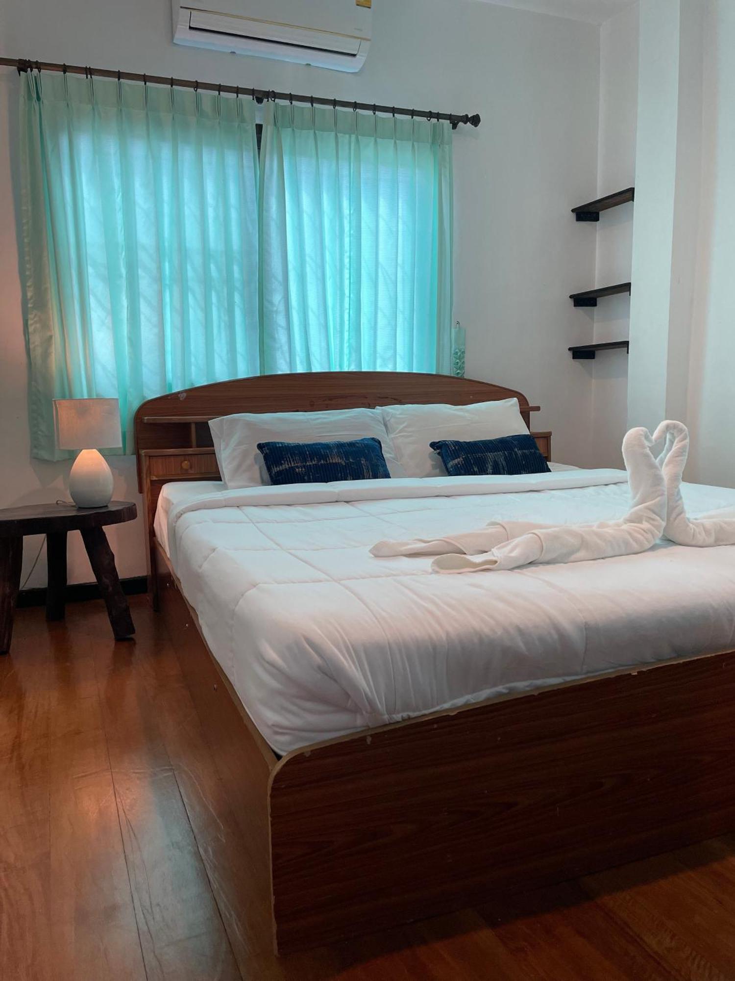 Sunrise Beach Villa Surat Thani Rom bilde