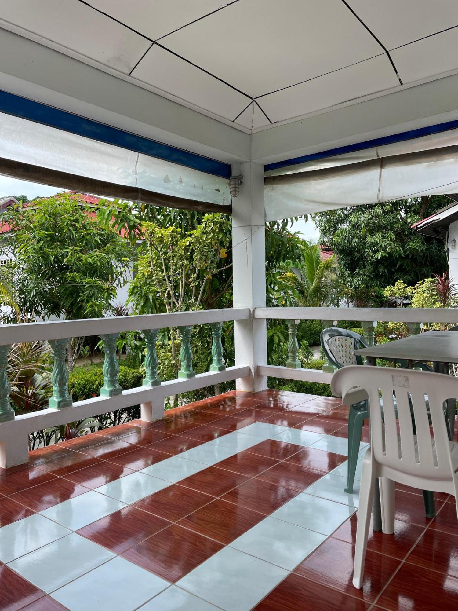 Sunrise Beach Villa Surat Thani Rom bilde